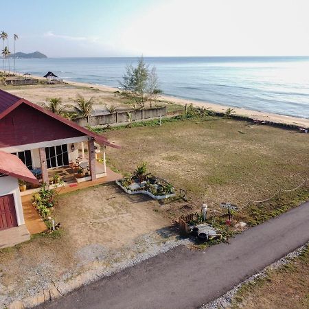 Kc Beachfront Marang Exteriör bild